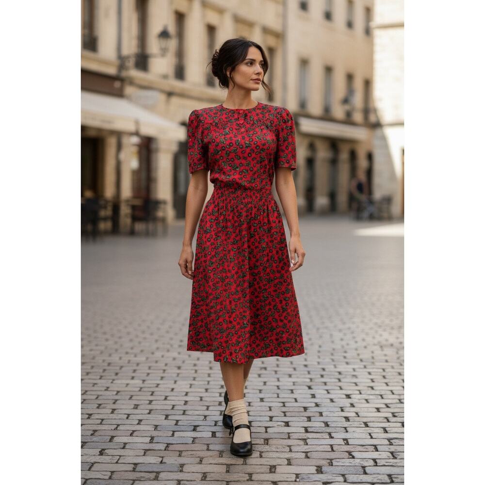 Vintage Taurus II Union Made Dress. A-line red/multicolor paisley. Size 6